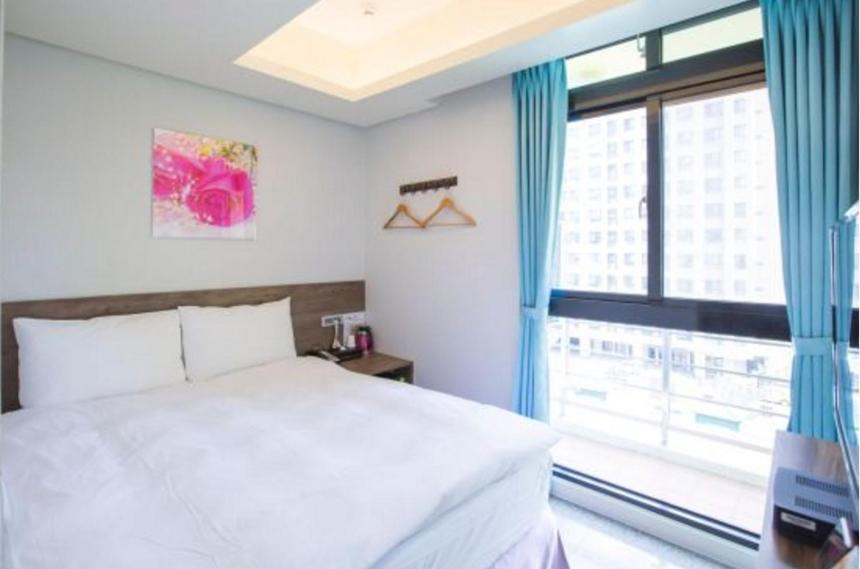 九九商旅 Hotel Taichung Exterior photo