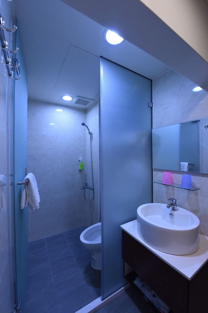 九九商旅 Hotel Taichung Exterior photo